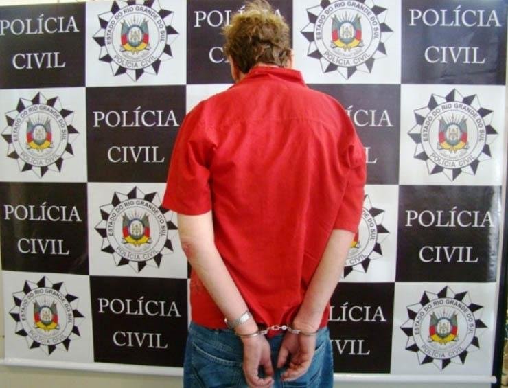 M&eacute;dico suspeito de abusar de pacientes em postos de sa&uacute;de foi preso em Porto Alegre