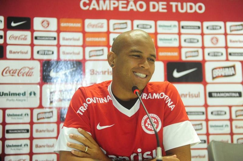 Lateral afirmou que hoje &eacute; colorado
