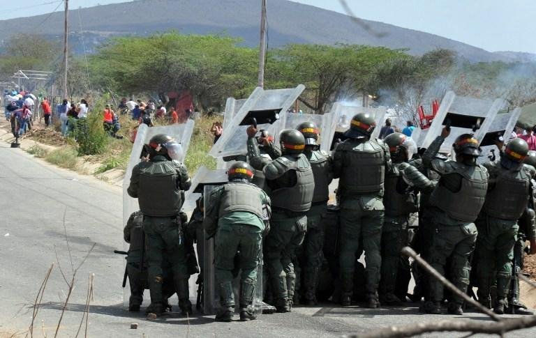 Pelo menos 50 morrem em confronto em pris&atilde;o venezuelana