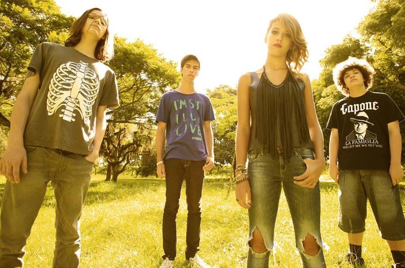 A Disi Moi mostra sua levada rocker com v&aacute;rias influ&ecirc;ncias
