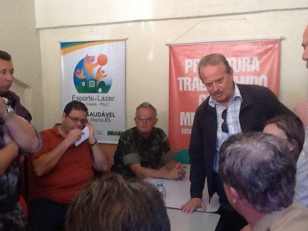 Tarso decreta luto oficial de sete dias por trag&eacute;dia em Santa Maria