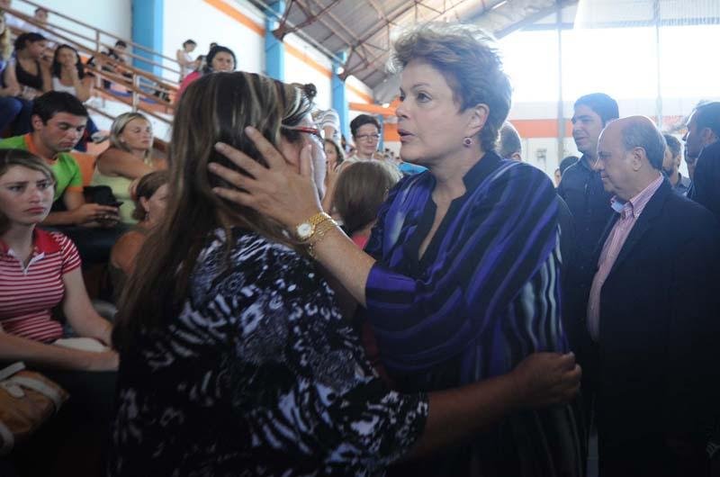 A presidente da Rep&uacute;blica Dilma Rousseff chegou ao gin&aacute;sio municipal de Santa Maria para onde foram encaminhados os corpos das 232 pessoas que morreram