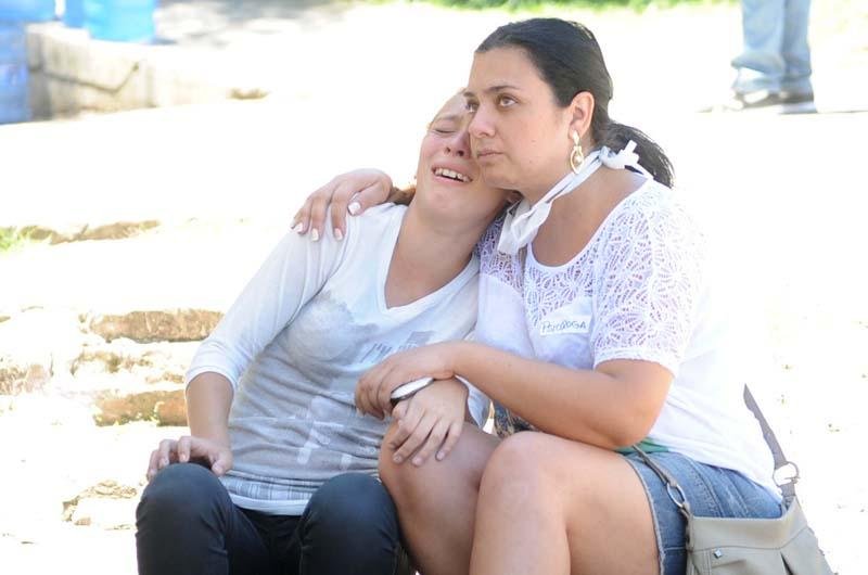 Busca por parentes e amigos durou o dia inteiro para alguns familiares