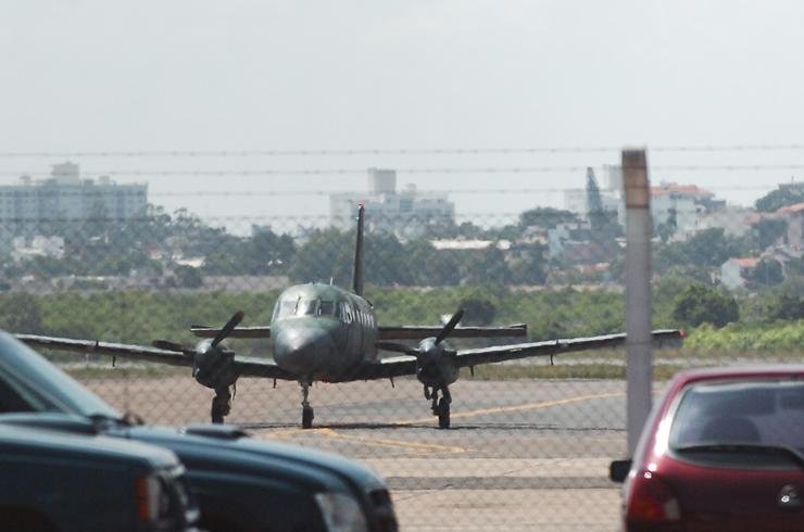 Avi&atilde;o da FAB transportou medicamentos para familiares de v&iacute;timas em Santa Maria