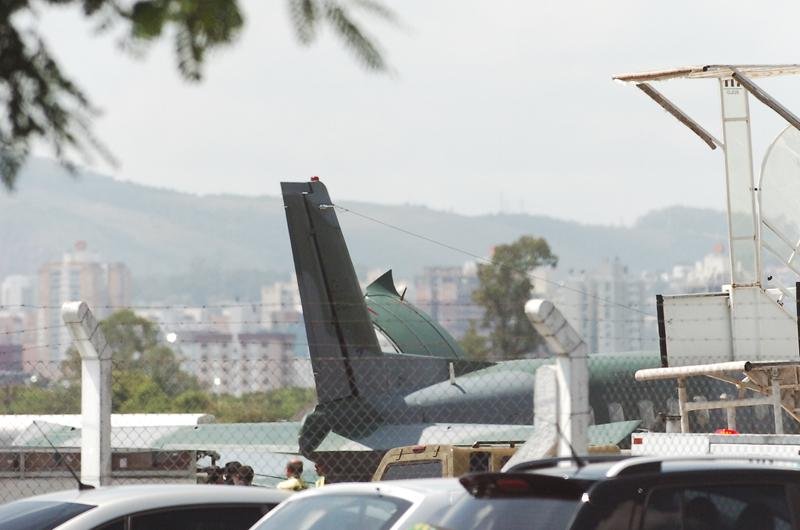 Os avi&otilde;es da For&ccedil;a A&eacute;rea Brasileira (FAB) j&aacute; transportaram seis toneladas de donativos do Aeroporto Salgado Filho para o munic&iacute;pio de Santa Maria