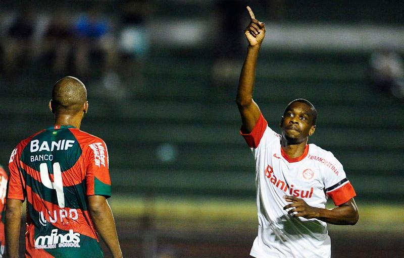 Grupo colorado faz &uacute;ltimo treino antes da partida nesta ter&ccedil;a-feira