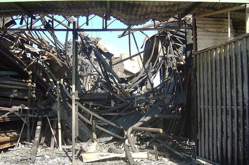 Mulher teria ateado fogo em sof&aacute;, que se espalhou para casas vizinhas