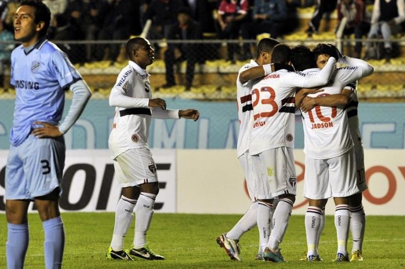 S&atilde;o Paulo leva virada na altitude, mas garante vaga em La Paz
