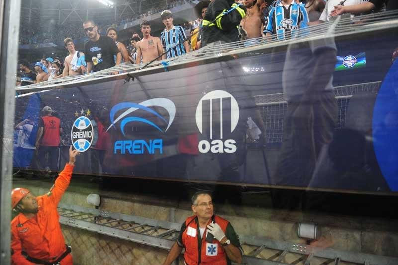Corpo de Bombeiros e Brigada Militar entraram em campo para ajudar os feridos