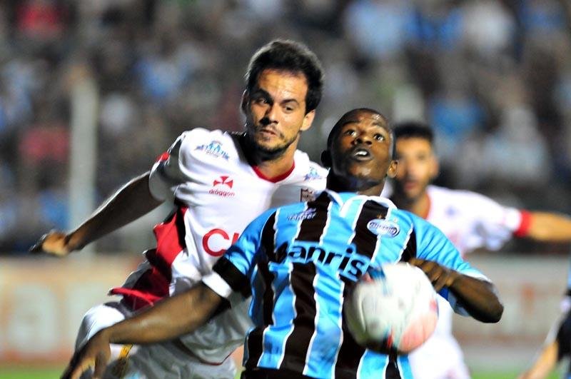 Gr&ecirc;mio tomou quatro gols de cabe&ccedil;a