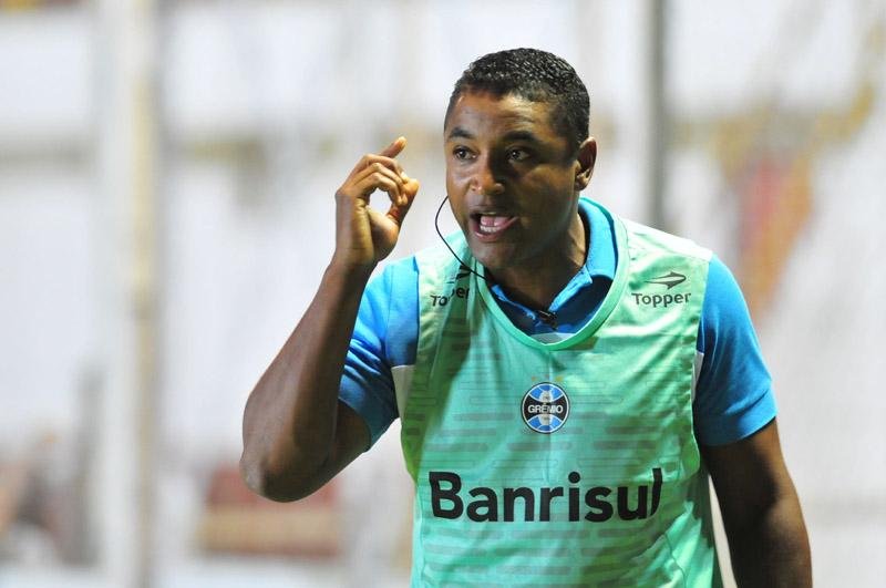 Roger vai comandar o Gr&ecirc;mio tamb&eacute;m no Gre-Nal