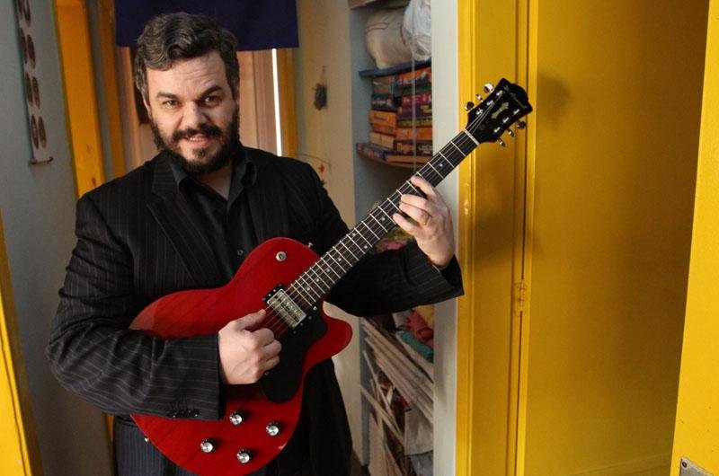 Frank Jorge apresenta primeiro CD solo