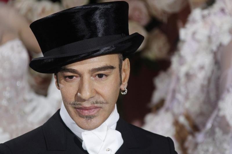 Galliano processa Dior e surpreende mundo da moda