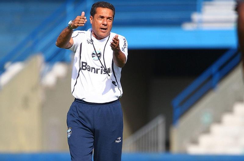 Partida ocorre &agrave;s 19h30min no est&aacute;dio Ol&iacute;mpico