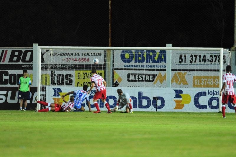 Dunga comanda time reserva na tentativa de consolidar lugar entre os classificados do Gauch&atilde;o