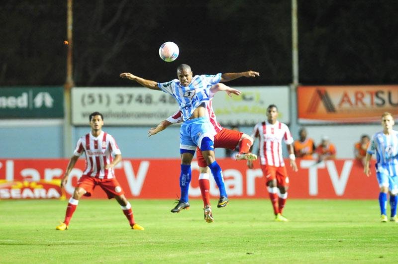 Centroavante destacou garra e dedica&ccedil;&atilde;o do Inter, apesar da falta de gols