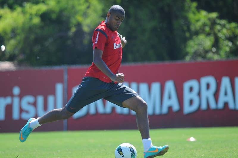 Dunga deixou Cassiano fora da lista de relacionados do time reserva
