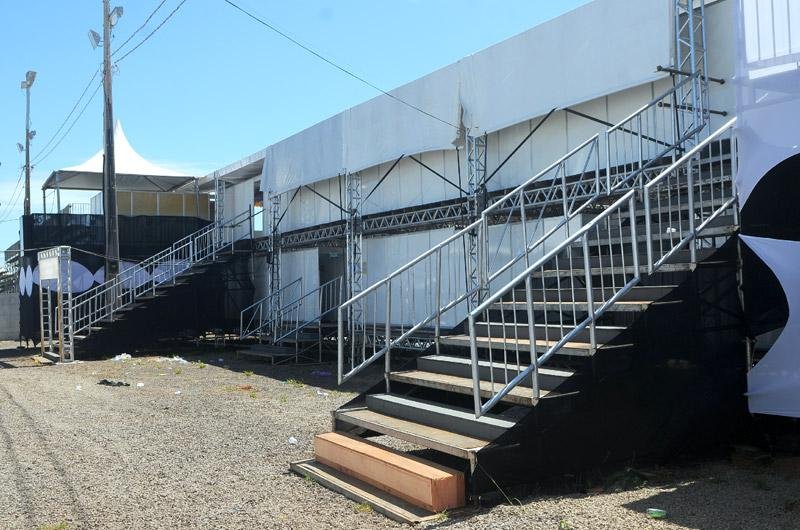 MP pedir&aacute; interdi&ccedil;&atilde;o de passarela do samba se adequa&ccedil;&otilde;es de seguran&ccedil;a n&atilde;o estiverem prontas