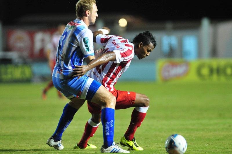 Jogador ter&aacute; de ser operado ap&oacute;s se machucar quando fazia boa partida contra o Lajeadense