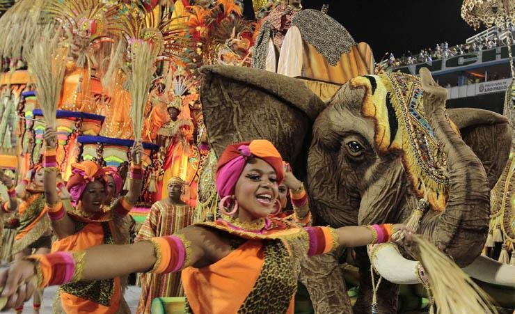 Carnaval de S&atilde;o Paulo tamb&eacute;m exibe grandes produ&ccedil;&otilde;es na avenida