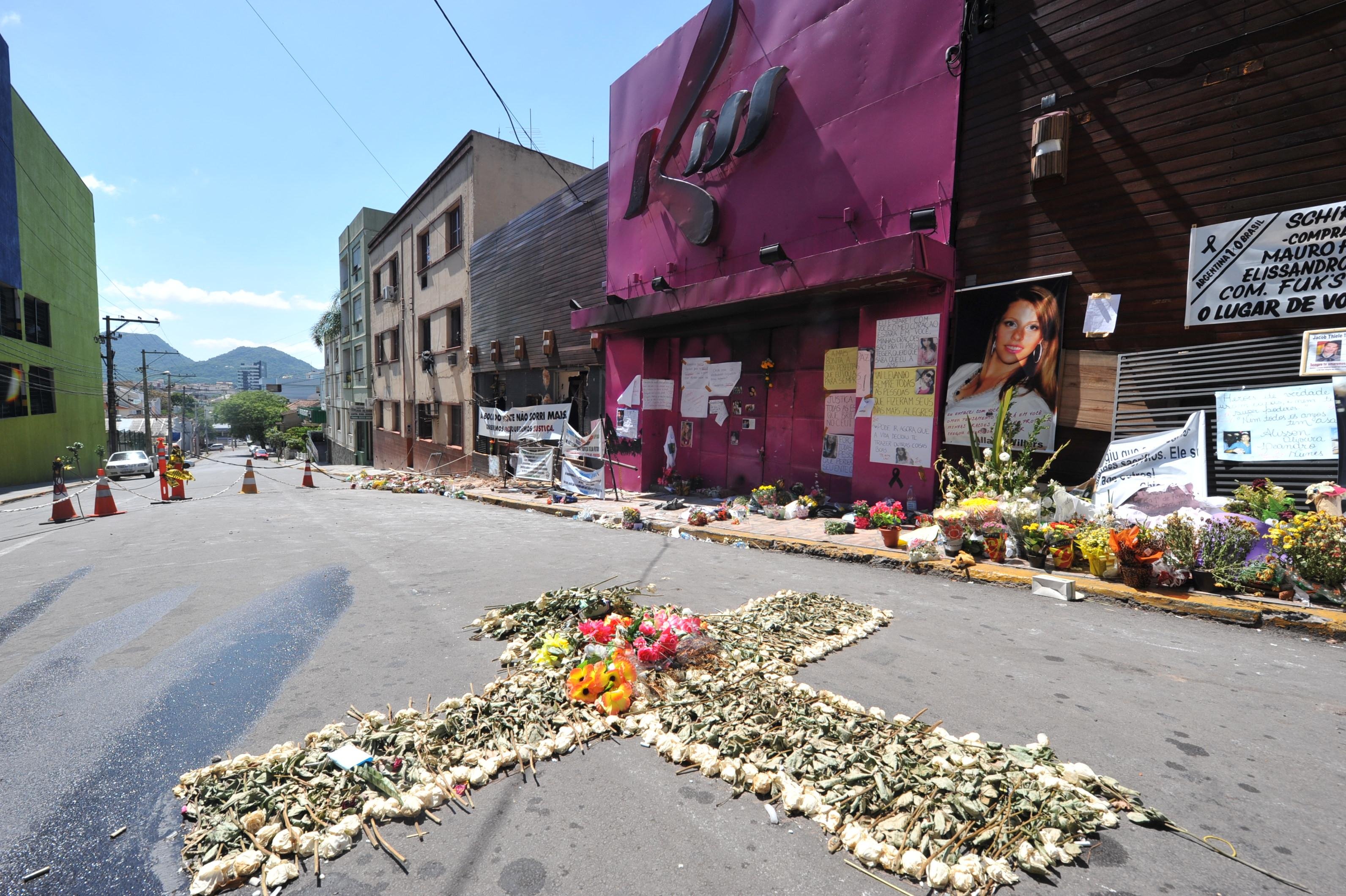 Flores ser&atilde;o transportadas para cemit&eacute;rio de Santa Maria
