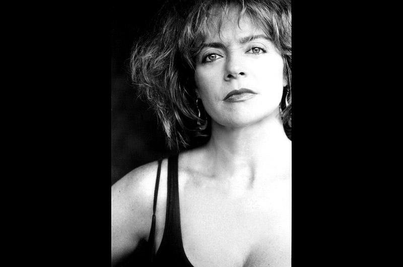 Cantora que lutava contra um c&acirc;ncer morreu nesta sexta-feira, aos 59 anos