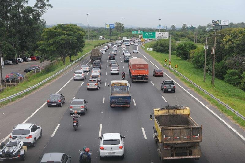 Fluxo segue intenso na freeway