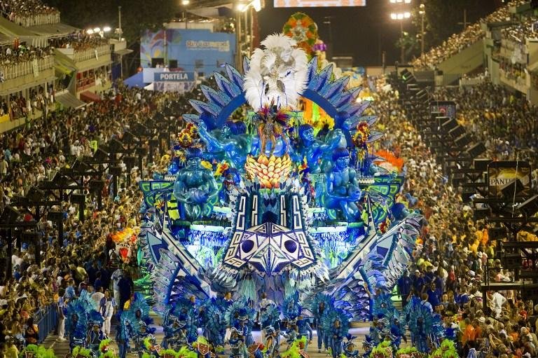 Portela encerrou a primeira noite de desfiles na Marqu&ecirc;s de Sapuca&iacute;, no Rio