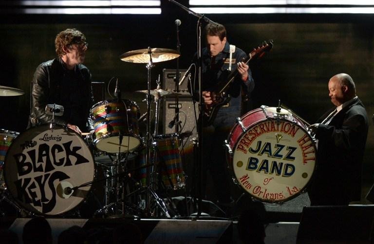 Black Keys, um dos vencedores do Grammy, fez show na cerim&ocirc;nia de premia&ccedil;&atilde;o