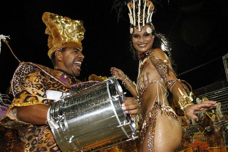 Escolas disputam vaga no Grupo Intermedi&aacute;rio do Carnaval de Porto Alegre