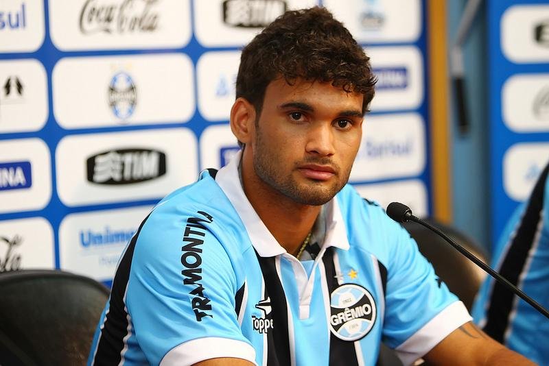 Willian Jos&eacute; refor&ccedil;ar&aacute; o Gr&ecirc;mio nesta noite