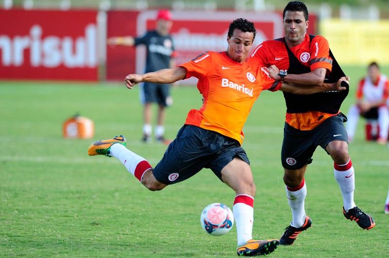 Ronaldo Alves acredita que pode ser titular do Inter