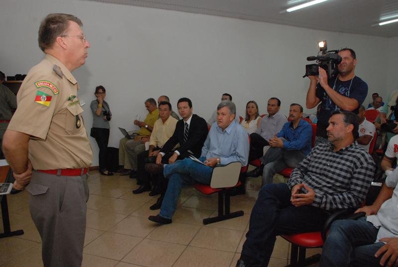 Deputados se reuniram com comando dos bombeiros