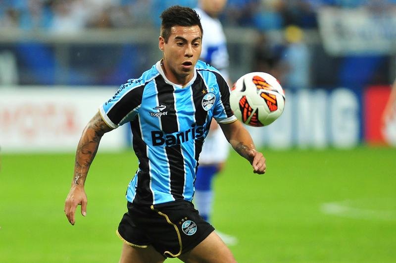 Luxa busca entrosamento entre Vargas (foto) e Barcos