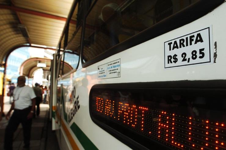 Passagem de &ocirc;nibus em Porto Alegre pode passar de R$ 2,85 para R$ 3,30