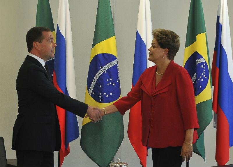 Dilma Rousseff recebeu o premi&ecirc; russo Dmitri Medvedev