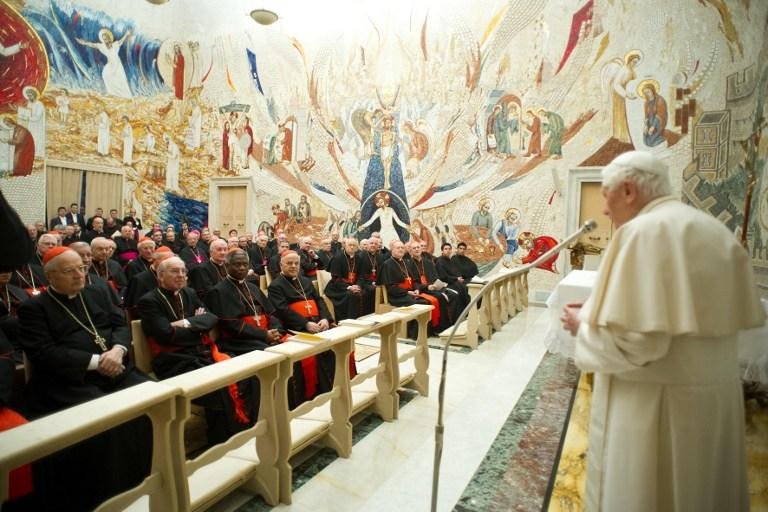  Papa l&ecirc; mensagem aos cardeais ap&oacute;s concluir retiro espiritual