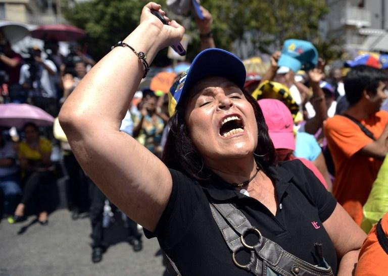 Oposi&ccedil;&atilde;o protesta para cobrar informa&ccedil;&otilde;es sobre Ch&aacute;vez