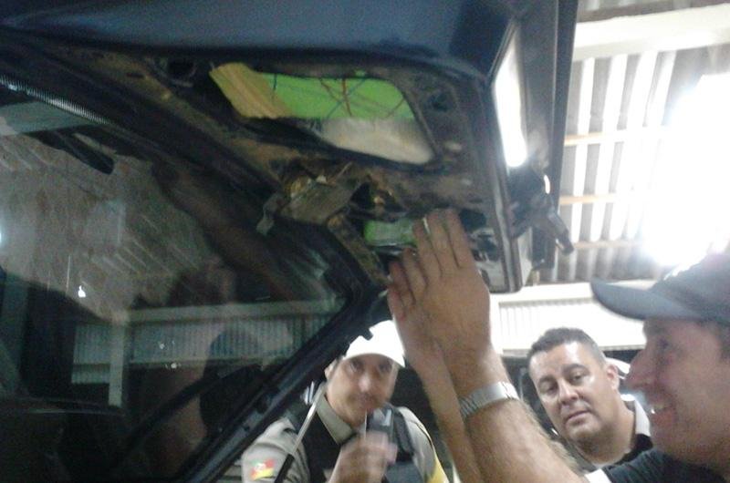 Droga estava na forra&ccedil;&atilde;o do ve&iacute;culo