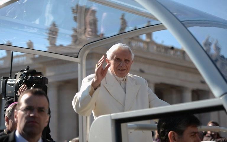 Papa foi ovacionado por mais de 100 mil pessoas