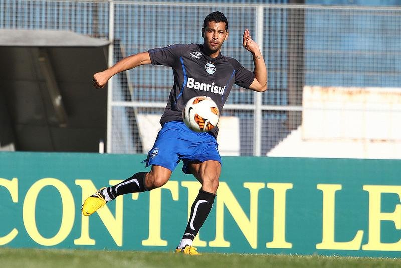 Andr&eacute; Santos acredita que estar&aacute; pronto fisicamente em cinco dias