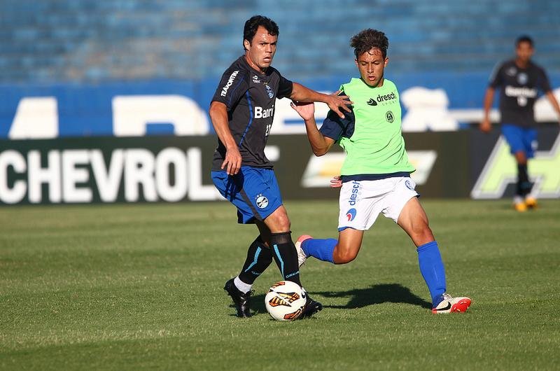 Kl&eacute;ber marca na goleada em jogo-treino do Gr&ecirc;mio