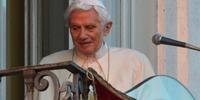 Papa emérito dedica aposentadoria à leitura e ao piano