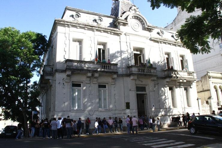Corpo de jovem &eacute; velado no sal&atilde;o nobre da prefeitura de Livramento
