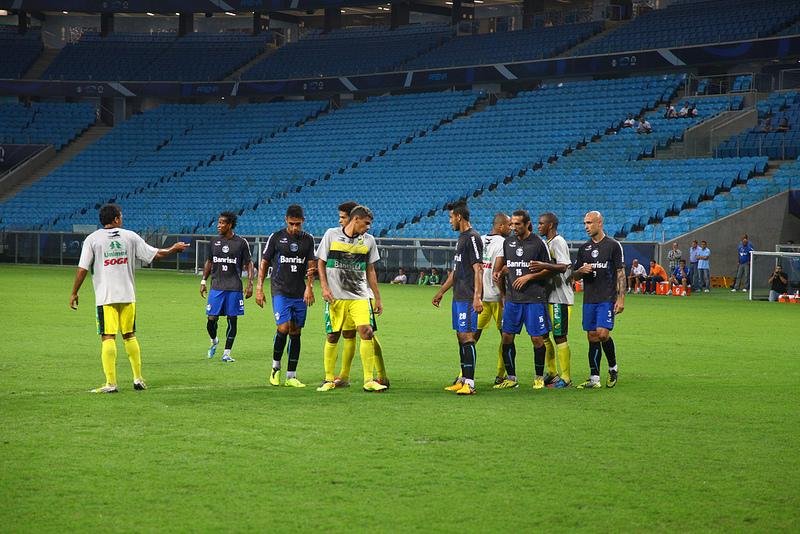 Cris participou da vit&oacute;ria do Gr&ecirc;mio contra o Cer&acirc;mica em jogo-treino