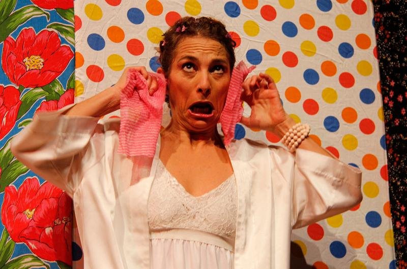 Debora Fanocchiaro apresenta o espet&aacute;culo &acute;Pois &Eacute;, Vizinha&acute; na Mostra de Teatro Ga&uacute;cho, no Theatro S&atilde;o Pedro