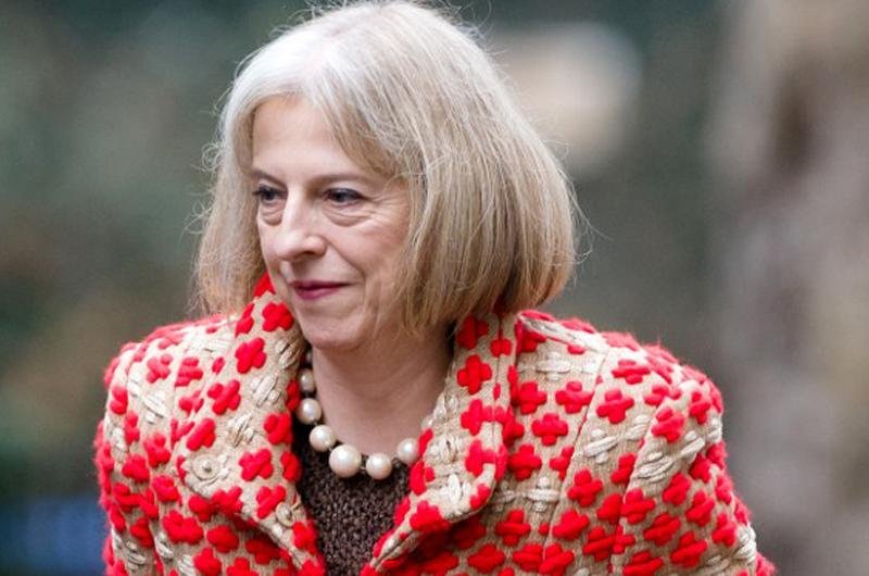 Ministra Theresa May defende a exig&ecirc;ncia de visto para os brasileiros