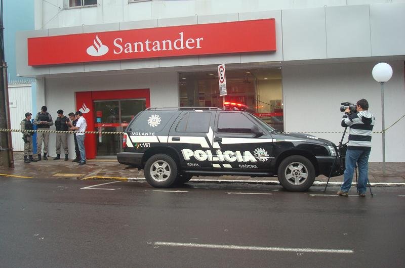 Caixa do banco Santander foi arrombado nesta madrugada em Passo Fundo