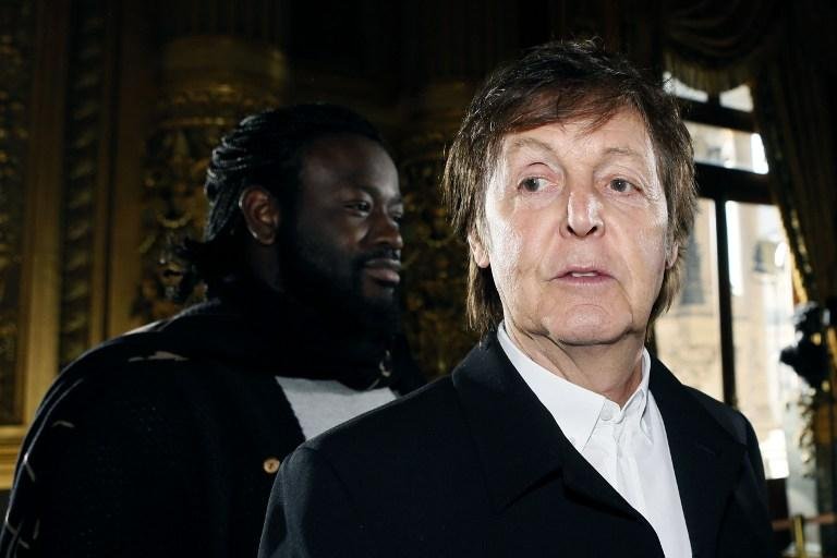 McCartney re&uacute;ne m&uacute;sicos e can&ccedil;&otilde;es preferidas em Kisses On The Botton