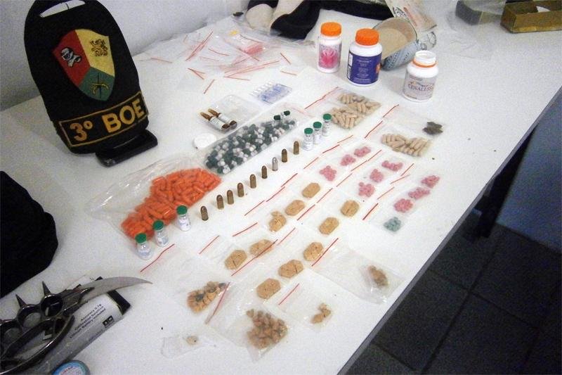 Grupo carregava coca&iacute;na, ecstasy, maconha, anabolizantes e rem&eacute;dios para emagrecer proibidos